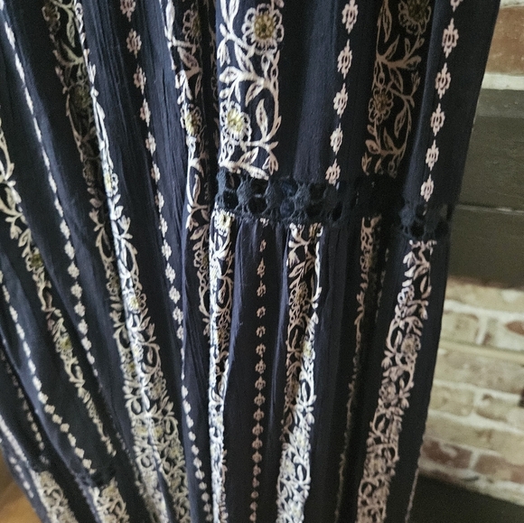 Angie Wide leg tiered flare leg pant with lace trim - Picture 5 of 8